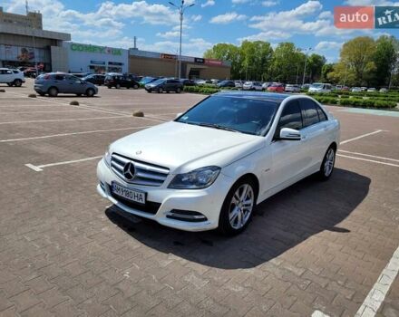 Мерседес Ц-Класс, объемом двигателя 2.1 л и пробегом 236 тыс. км за 13800 $, фото 1 на Automoto.ua