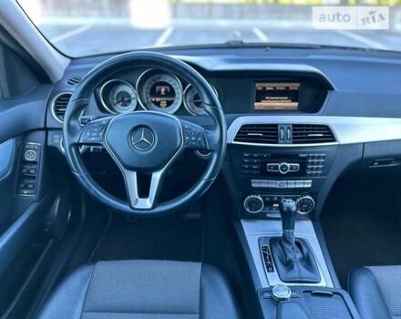 Мерседес Ц-Класс, объемом двигателя 2.2 л и пробегом 206 тыс. км за 12400 $, фото 29 на Automoto.ua