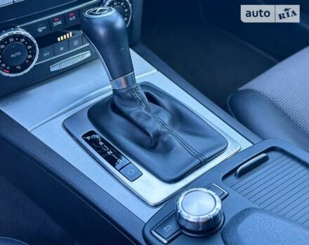 Мерседес Ц-Класс, объемом двигателя 2.2 л и пробегом 206 тыс. км за 12400 $, фото 44 на Automoto.ua