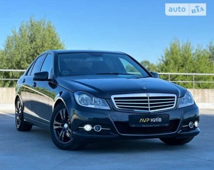 Мерседес Ц-Класс, объемом двигателя 2.2 л и пробегом 206 тыс. км за 12400 $, фото 2 на Automoto.ua