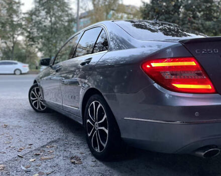 Мерседес Ц-Класс, объемом двигателя 0 л и пробегом 285 тыс. км за 14500 $, фото 2 на Automoto.ua