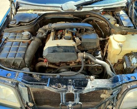 Мерседес Ц-Класс, объемом двигателя 1.8 л и пробегом 400 тыс. км за 2200 $, фото 2 на Automoto.ua