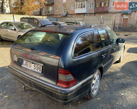 Мерседес Ц-Класс, объемом двигателя 0 л и пробегом 300 тыс. км за 1250 $, фото 3 на Automoto.ua