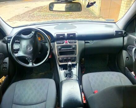 Мерседес Ц-Клас, об'ємом двигуна 2 л та пробігом 240 тис. км за 2800 $, фото 3 на Automoto.ua