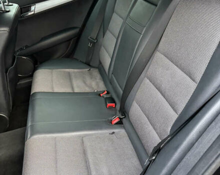 Мерседес Ц-Клас, об'ємом двигуна 2.1 л та пробігом 280 тис. км за 11000 $, фото 22 на Automoto.ua