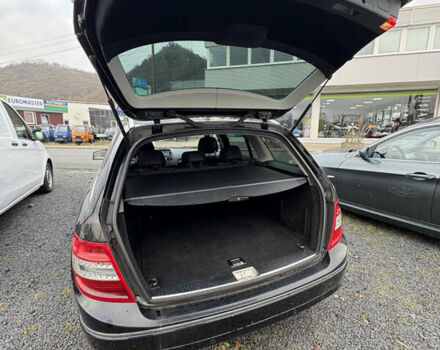 Мерседес Ц-Клас, об'ємом двигуна 2.1 л та пробігом 280 тис. км за 11000 $, фото 18 на Automoto.ua