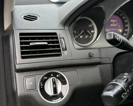 Мерседес Ц-Клас, об'ємом двигуна 2.1 л та пробігом 280 тис. км за 11000 $, фото 24 на Automoto.ua