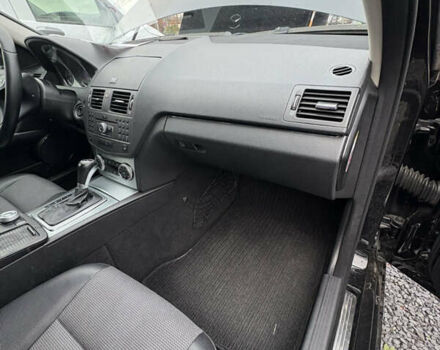 Мерседес Ц-Клас, об'ємом двигуна 2.1 л та пробігом 280 тис. км за 11000 $, фото 11 на Automoto.ua