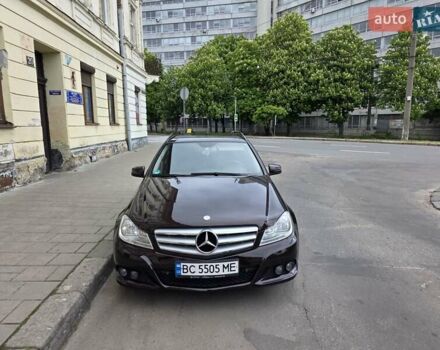Мерседес Ц-Класс, объемом двигателя 2.1 л и пробегом 320 тыс. км за 10200 $, фото 1 на Automoto.ua