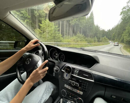 Мерседес Ц-Класс, объемом двигателя 2.2 л и пробегом 320 тыс. км за 9999 $, фото 10 на Automoto.ua