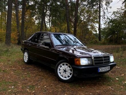 Мерседес Ц-Класс 1985 в Черкассах на Automoto.ua Мерседес Ц-Класс, объемом двигателя 2 л и пробегом 300 тыс. км за 2700 $, фото 1 на Automoto.ua