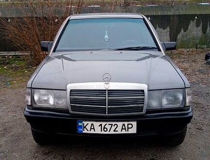 Мерседес Ц-Класс 1988 в Киеве на Automoto.ua Мерседес Ц-Класс, объемом двигателя 2 л и пробегом 0 тыс. км за 2800 $, фото 1 на Automoto.ua