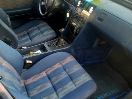 Мерседес Ц-Класс, объемом двигателя 1.9 л и пробегом 0 тыс. км за 3000 $, фото 1 на Automoto.ua