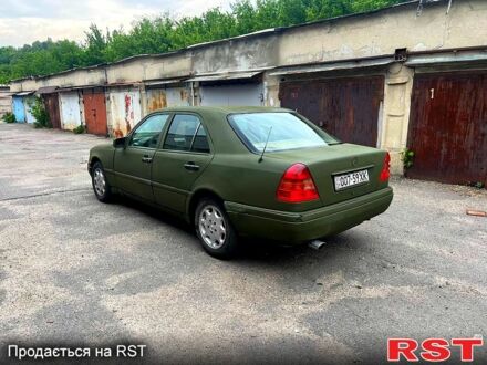 Мерседес Ц-Класс 1993 в Харькове на Automoto.ua Мерседес Ц-Класс, объемом двигателя 2.2 л и пробегом 400 тыс. км за 1500 $, фото 1 на Automoto.ua