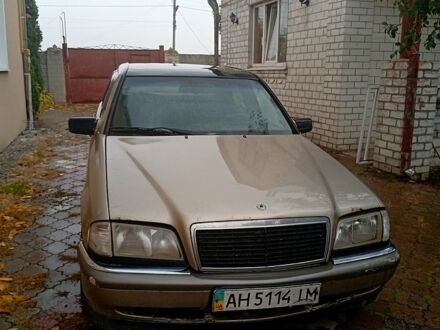 Мерседес Ц-Класс 1994 в Харькове на Automoto.ua Мерседес Ц-Класс, объемом двигателя 2 л и пробегом 200 тыс. км за 1500 $, фото 1 на Automoto.ua