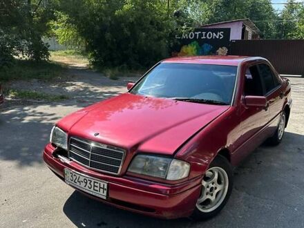 Мерседес Ц-Клас 1994 у Києві на Automoto.ua Мерседес Ц-Клас, об'ємом двигуна 2 л та пробігом 295 тис. км за 2800 $, фото 1 на Automoto.ua