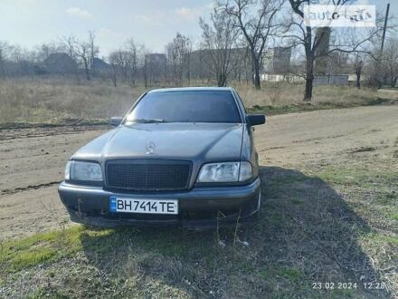 Мерседес Ц-Класс 1994 в Белгород-Днестровском на Automoto.ua Мерседес Ц-Класс, объемом двигателя 0 л и пробегом 318 тыс. км за 1800 $, фото 1 на Automoto.ua