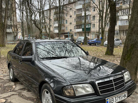Мерседес Ц-Класс 1996 в Виннице на Automoto.ua Мерседес Ц-Класс, объемом двигателя 1.8 л и пробегом 400 тыс. км за 3300 $, фото 1 на Automoto.ua