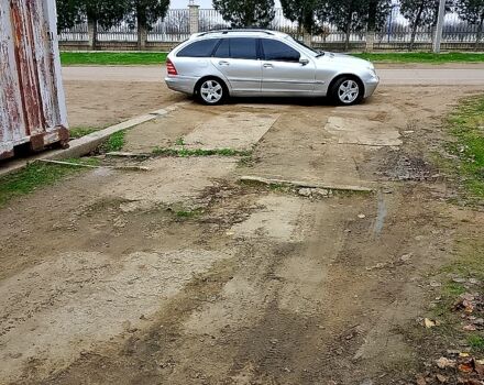 Мерседес Ц-Класс, объемом двигателя 2.2 л и пробегом 425 тыс. км за 4999 $, фото 1 на Automoto.ua