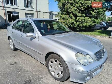 Мерседес Ц-Класс 2005 в Ужгороде на Automoto.ua Мерседес Ц-Класс, объемом двигателя 2.15 л и пробегом 260 тыс. км за 4999 $, фото 1 на Automoto.ua