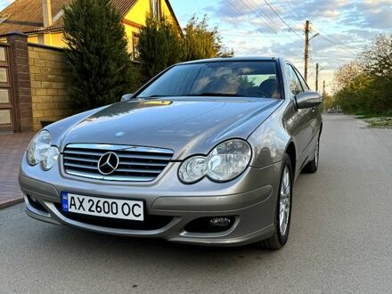 Мерседес Ц-Класс 2007 в Харькове на Automoto.ua Мерседес Ц-Класс, объемом двигателя 2.2 л и пробегом 190 тыс. км за 7200 $, фото 1 на Automoto.ua
