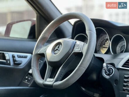 Мерседес Ц-Класс, объемом двигателя 0 л и пробегом 240 тыс. км за 7000 $, фото 1 на Automoto.ua
