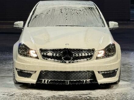 Мерседес Ц-Класс 2013 в Днепре (Днепропетровске) на Automoto.ua Мерседес Ц-Класс, объемом двигателя 6.2 л и пробегом 116 тыс. км за 45000 $, фото 1 на Automoto.ua