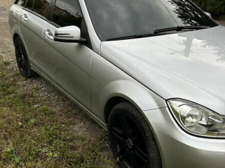 Мерседес Ц-Клас, об'ємом двигуна 2.2 л та пробігом 240 тис. км за 11250 $, фото 1 на Automoto.ua