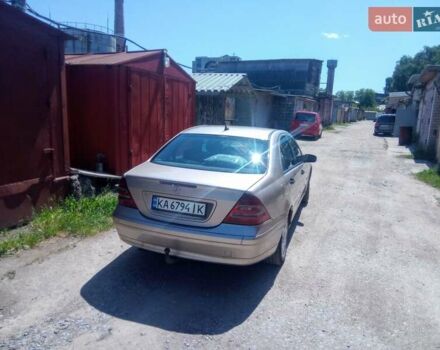 Желтый Мерседес Ц-Класс, объемом двигателя 2.1 л и пробегом 590 тыс. км за 4000 $, фото 2 на Automoto.ua