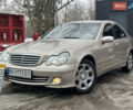 Жовтий Мерседес Ц-Клас, об'ємом двигуна 1.8 л та пробігом 270 тис. км за 4750 $, фото 1 на Automoto.ua