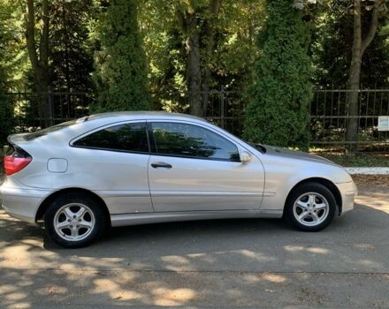 Серый Мерседес Ц-Класс, объемом двигателя 2 л и пробегом 269 тыс. км за 2900 $, фото 1 на Automoto.ua