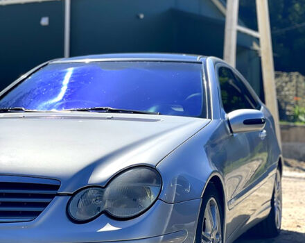 Сірий Мерседес Ц-Клас, об'ємом двигуна 2 л та пробігом 270 тис. км за 5000 $, фото 4 на Automoto.ua
