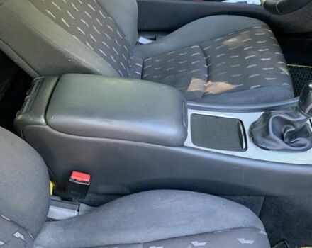 Серый Мерседес Ц-Класс, объемом двигателя 2 л и пробегом 269 тыс. км за 2900 $, фото 7 на Automoto.ua