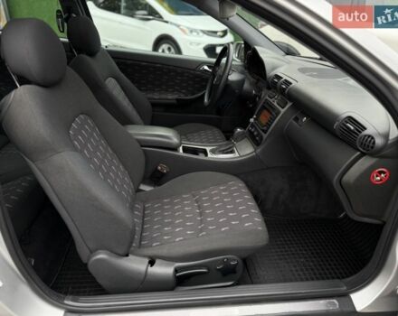 Серый Мерседес Ц-Класс, объемом двигателя 2.2 л и пробегом 211 тыс. км за 4800 $, фото 9 на Automoto.ua