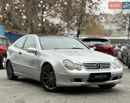 Серый Мерседес Ц-Класс, объемом двигателя 2.2 л и пробегом 211 тыс. км за 4800 $, фото 2 на Automoto.ua