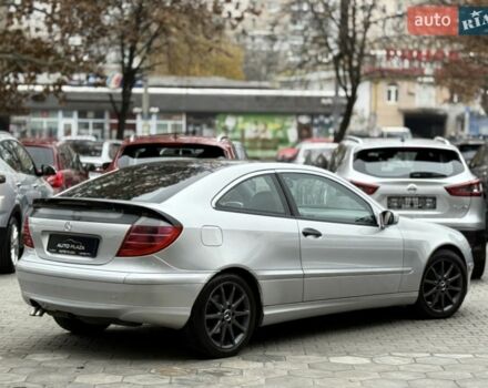 Серый Мерседес Ц-Класс, объемом двигателя 2.2 л и пробегом 211 тыс. км за 4800 $, фото 4 на Automoto.ua