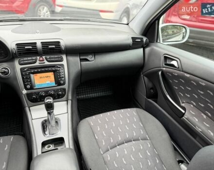 Серый Мерседес Ц-Класс, объемом двигателя 2.2 л и пробегом 211 тыс. км за 4800 $, фото 21 на Automoto.ua