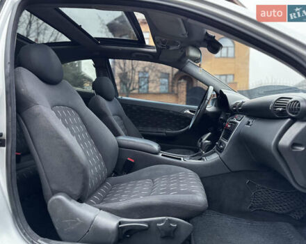 Сірий Мерседес Ц-Клас, об'ємом двигуна 2 л та пробігом 270 тис. км за 2950 $, фото 19 на Automoto.ua