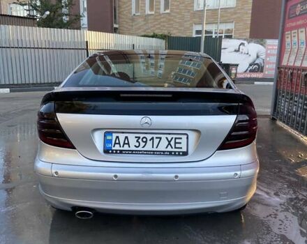 Сірий Мерседес Ц-Клас, об'ємом двигуна 2 л та пробігом 296 тис. км за 5500 $, фото 1 на Automoto.ua