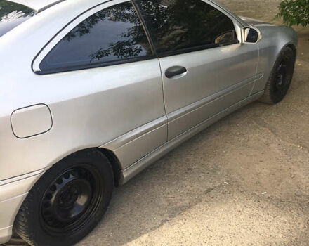 Мерседес Ц-Клас 2001 у Івано-Франківську на Automoto.ua Сірий Мерседес Ц-Клас, об'ємом двигуна 2 л та пробігом 255 тис. км за 3800 $, фото 5 на Automoto.ua