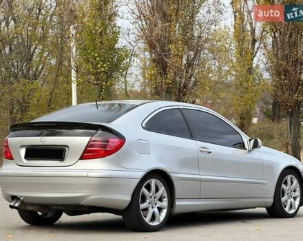Сірий Мерседес Ц-Клас, об'ємом двигуна 2.2 л та пробігом 250 тис. км за 3850 $, фото 9 на Automoto.ua
