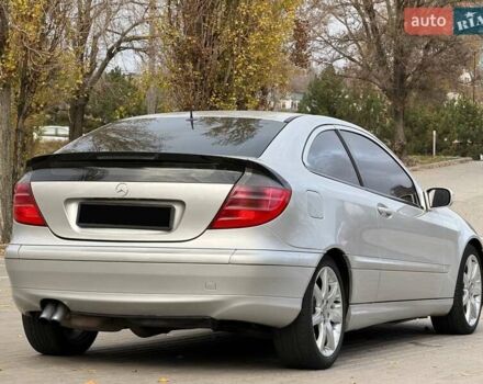 Сірий Мерседес Ц-Клас, об'ємом двигуна 2.2 л та пробігом 250 тис. км за 3850 $, фото 8 на Automoto.ua