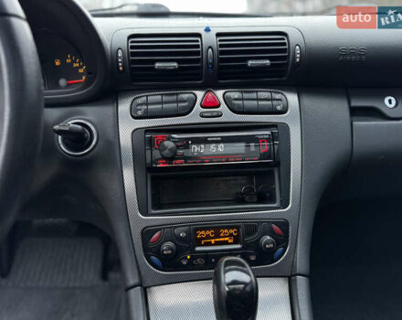 Сірий Мерседес Ц-Клас, об'ємом двигуна 2 л та пробігом 270 тис. км за 2950 $, фото 13 на Automoto.ua