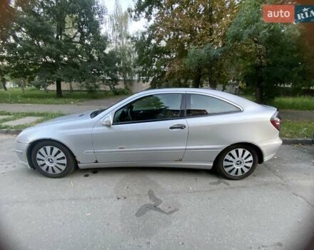 Сірий Мерседес Ц-Клас, об'ємом двигуна 2 л та пробігом 296 тис. км за 5500 $, фото 6 на Automoto.ua