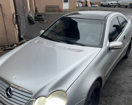 Серый Мерседес Ц-Класс, объемом двигателя 2 л и пробегом 274 тыс. км за 2450 $, фото 3 на Automoto.ua