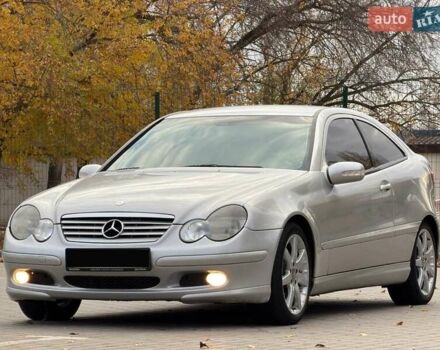 Сірий Мерседес Ц-Клас, об'ємом двигуна 2.2 л та пробігом 250 тис. км за 3850 $, фото 3 на Automoto.ua