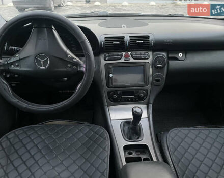 Сірий Мерседес Ц-Клас, об'ємом двигуна 2 л та пробігом 256 тис. км за 2900 $, фото 6 на Automoto.ua