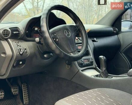 Сірий Мерседес Ц-Клас, об'ємом двигуна 2.2 л та пробігом 250 тис. км за 3850 $, фото 10 на Automoto.ua