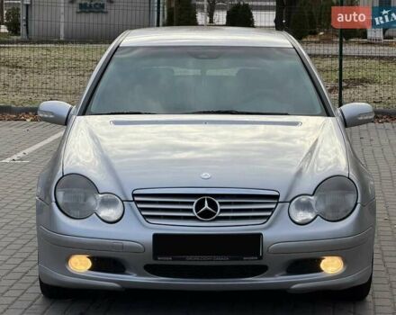 Сірий Мерседес Ц-Клас, об'ємом двигуна 2.2 л та пробігом 250 тис. км за 3850 $, фото 2 на Automoto.ua