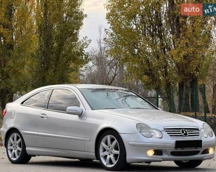 Сірий Мерседес Ц-Клас, об'ємом двигуна 2.2 л та пробігом 250 тис. км за 3850 $, фото 1 на Automoto.ua